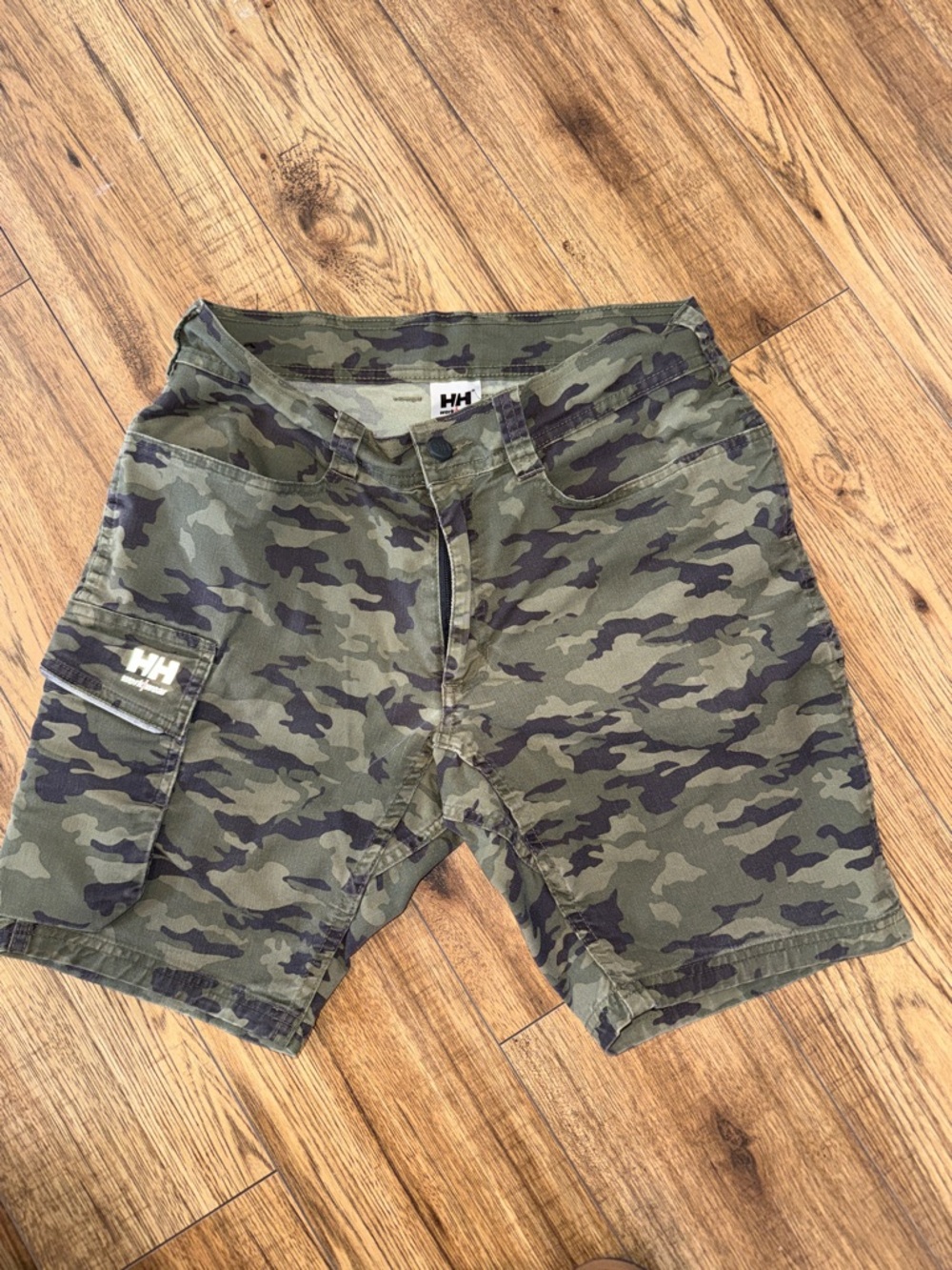 Helly Hansen Men's Camouflage Cargo Shorts - Olive & Dark Green